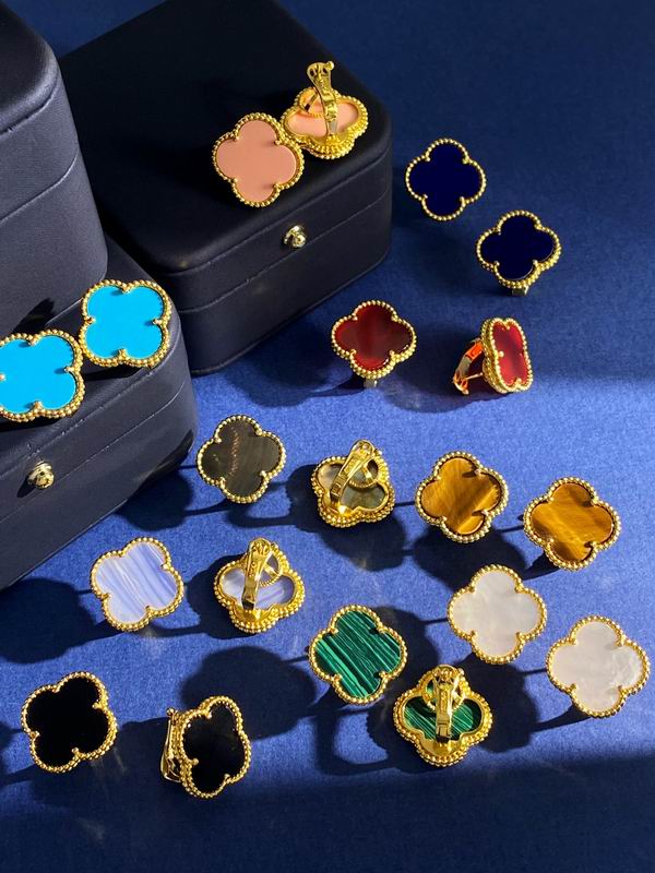 Van Cleef & Arpels earring 05yxh01